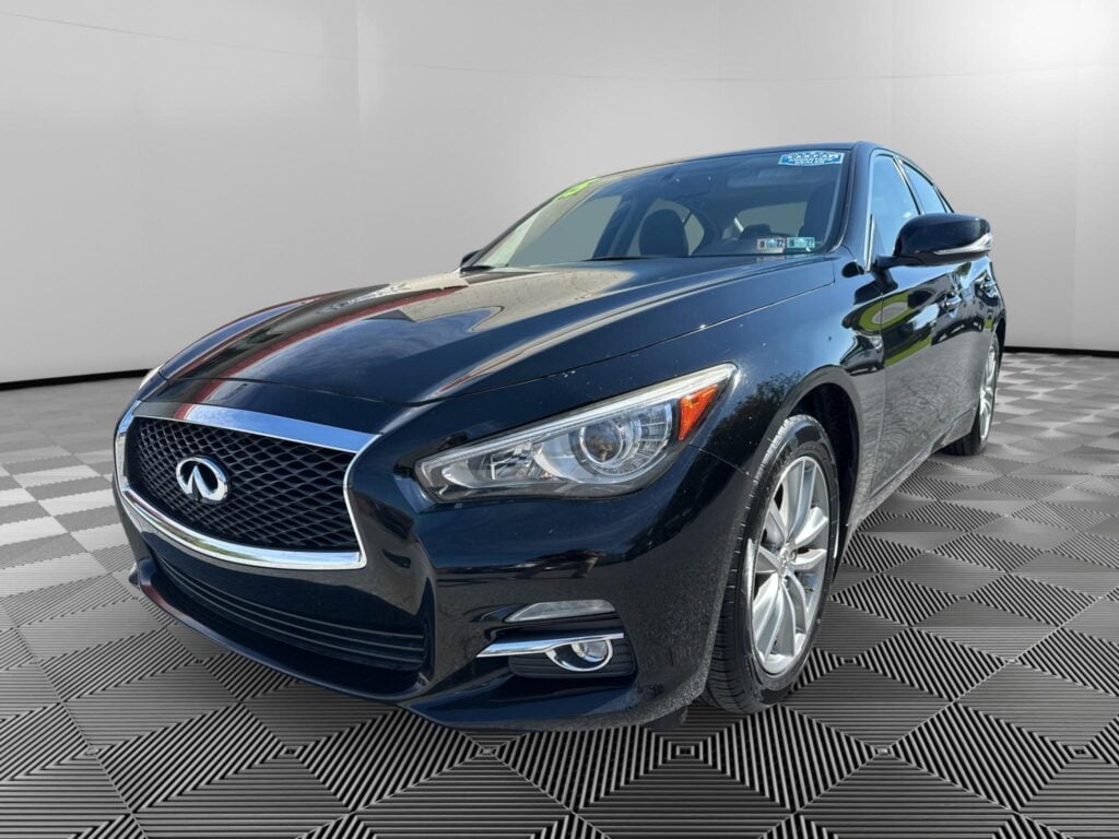 2015 INFINITI Q50